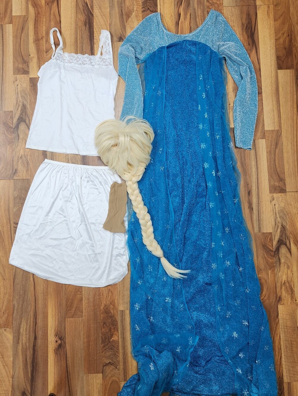 Womenβs Elsa Frozen Inspired Costume + Wig- Size Medium